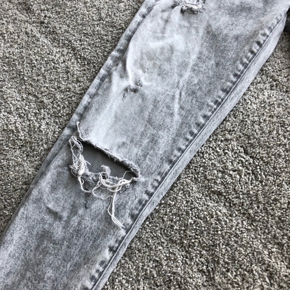 AGolde grey distressed jeans - Picture 5 of 7